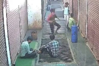 रील बनाने के चक्कर में तीसरे मंजिल से गिरकर युवक क