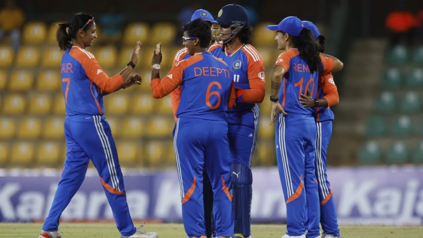 Indian National Women Cricket Team 2.jpg