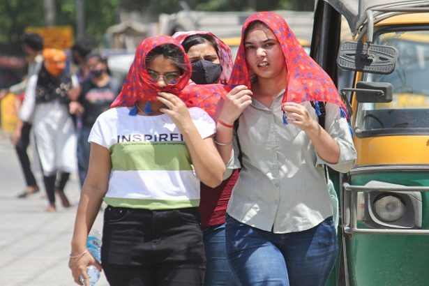 2022 4image 13 16 563137874delhiheat.jpg