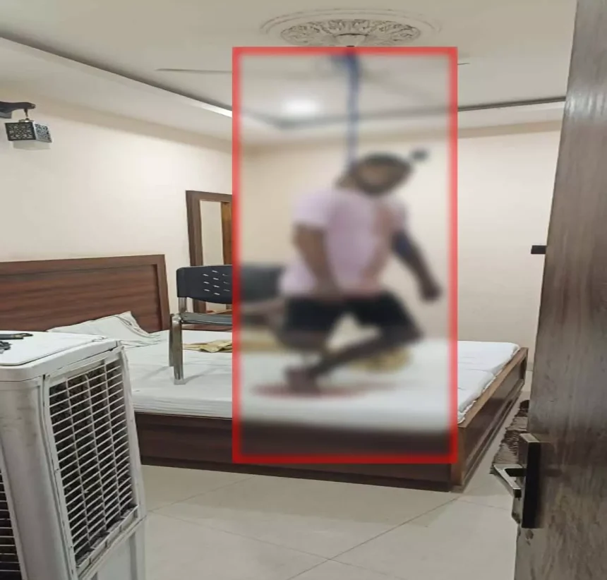 4719454 Untitled 37 Copy.webp.webp