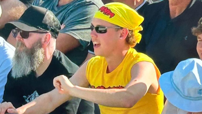 Fan Dresses Up As Hulk Hogan At Ind Vs Eng 4th Test 2025.jpg