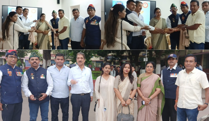 बेटी बहु और पोती ने दिया कांधा 36.png