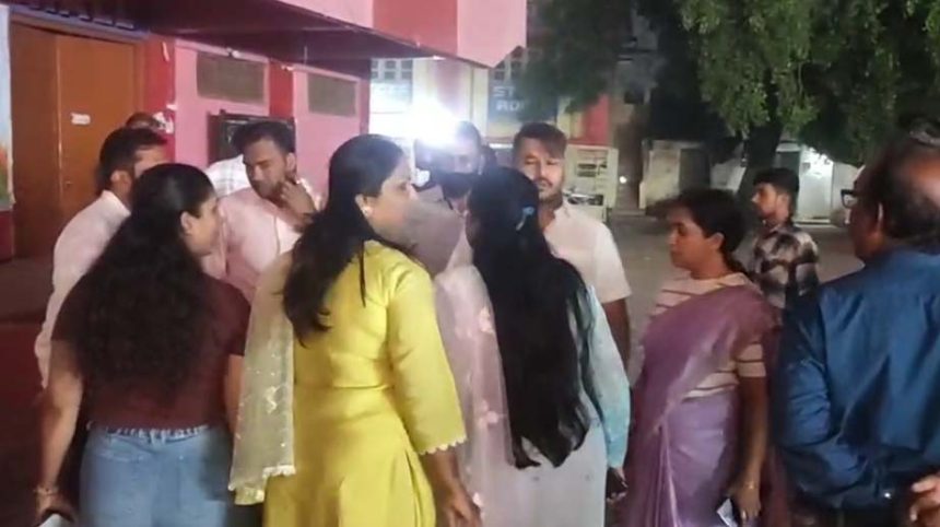 4951141 Untitled 47 Copy.jpg