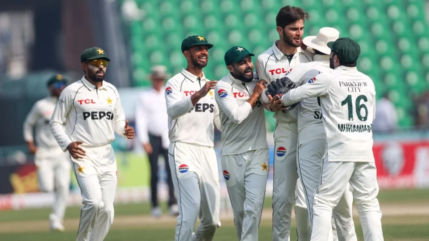 Pakistan Test Team.jpg