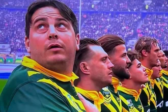 Daniel Jarvis Jarvo 69 With Australian National Rugby Team During National Anthem.jpg