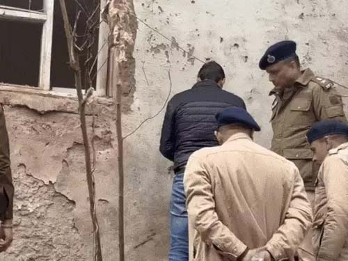 5130550 Untitled 106 Copy.jpg