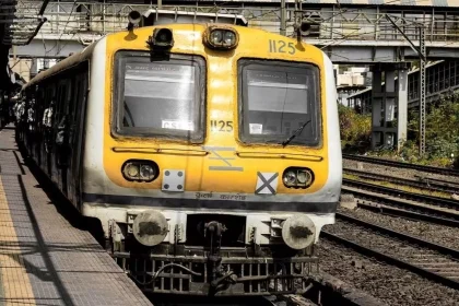 Local Train Mumbai.jpg