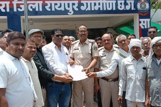 तिल्दा नेवरा : 6 वर्षीय बच्ची से हैवानियत के आरोपी के खिलाफ फूटा साहू समाज का गुस्सा, फांसी देने की मांग को लेकर दिया ज्ञापन