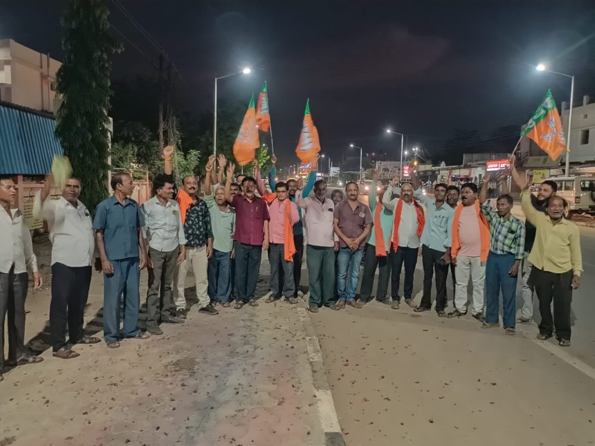 तीन राज्यों में BJP की जीत पर कोपरा में