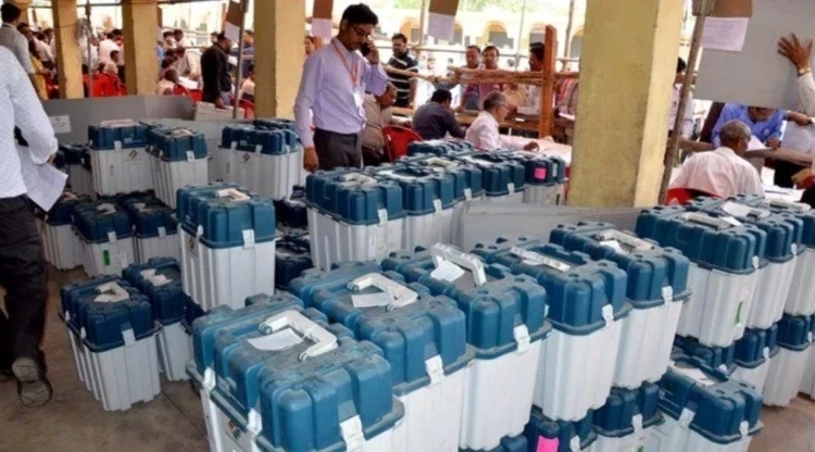 बंगाल में रुझानों में बहुमत के करीब बीजेपी, 144 सीटों पर आगे निकली… 100 के आंकड़ों पर रुकी टीएमसी, असम में बीजेपी बहुमत के करीब